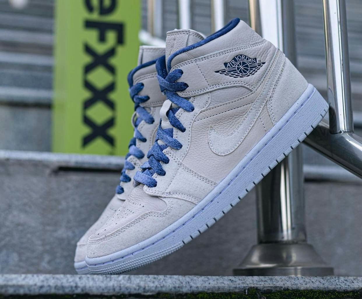 Air Jordan 1 Mid "Indigo"