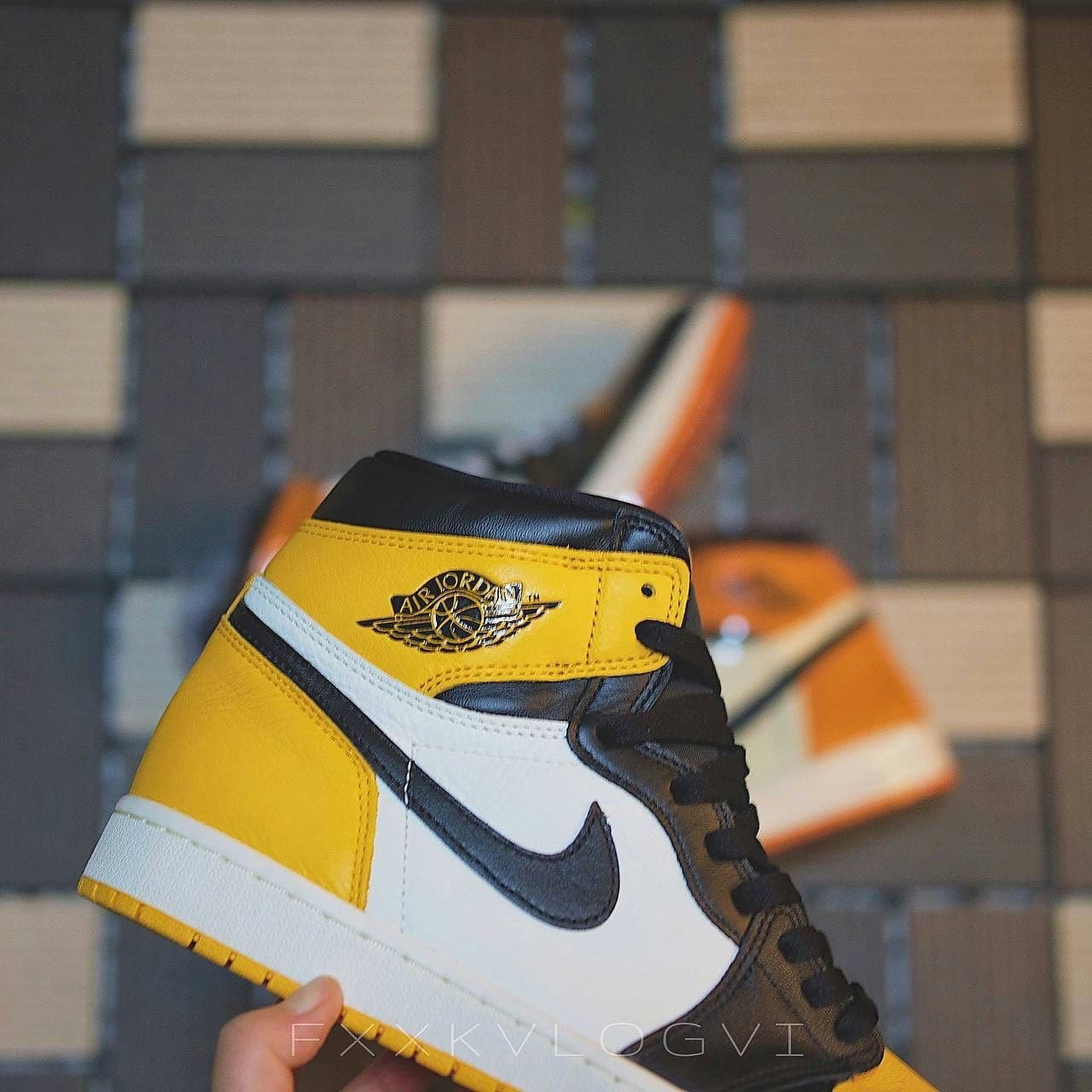 Air Jordan 1 Retro High "Yellow Toe" 