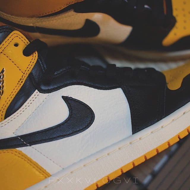 Air Jordan 1 Retro High "Yellow Toe" 