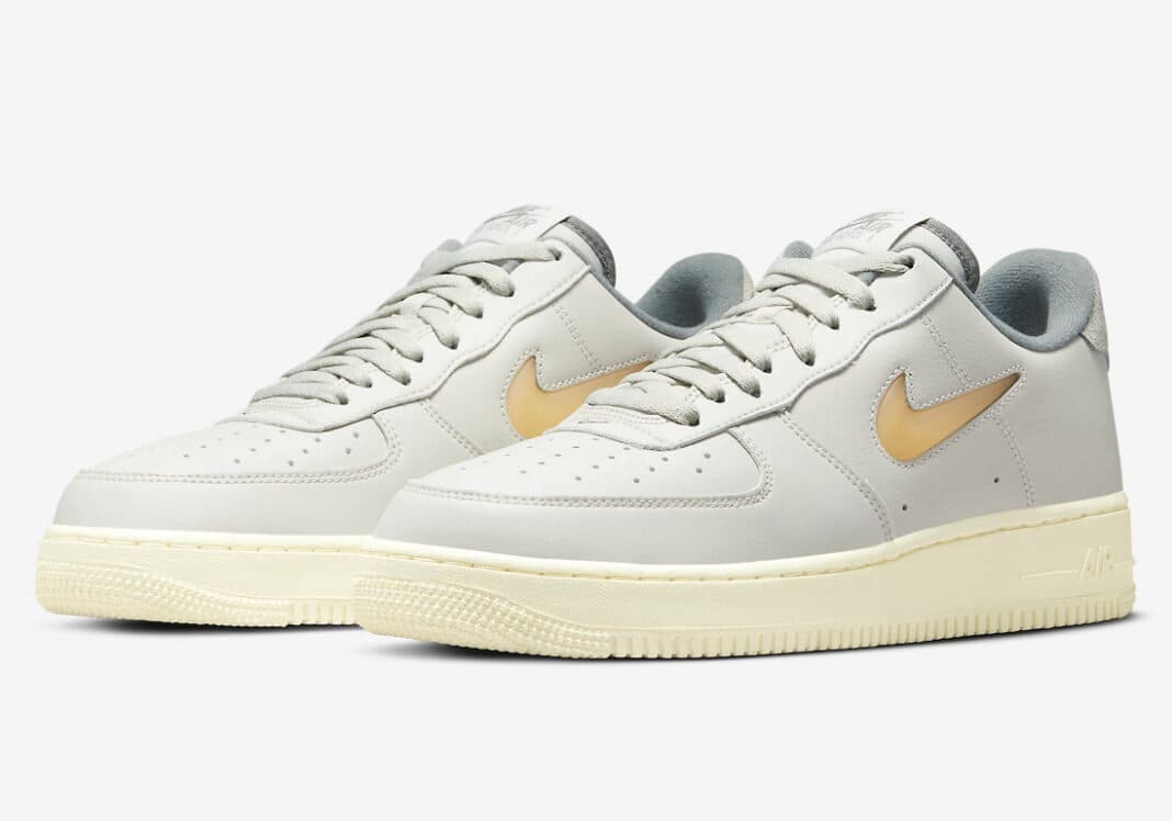 Nike Air Force 1 ’07 LX "Light Bone"