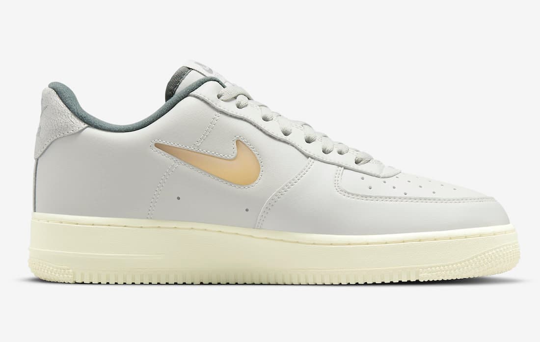 Nike Air Force 1 ’07 LX "Light Bone"