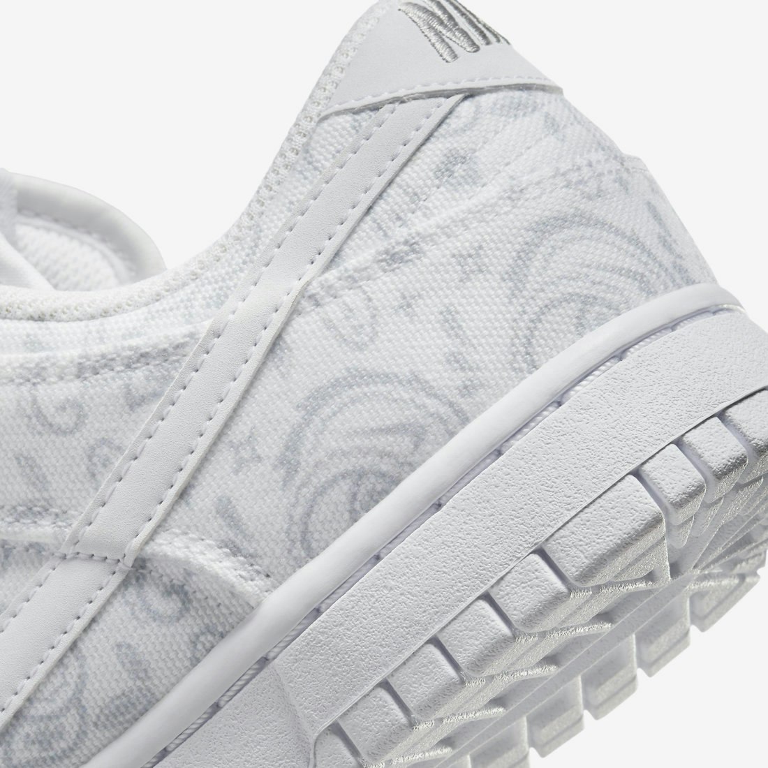 Nike Dunk Low "White Paisley"