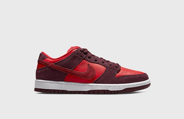 Nike SB Dunk Low "Cherry"