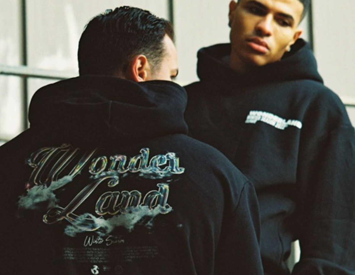 Elevate Berlin Black Wonderland Hoodie Restock kaufen HEAT MVMNT