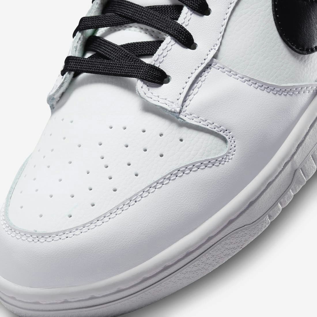 Nike Dunk Low “White/Black” 