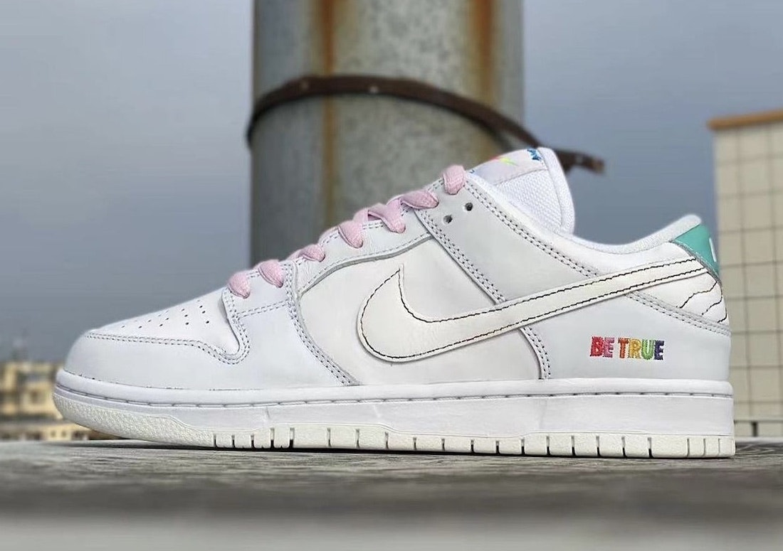 Nike Dunk Low "Be True" 