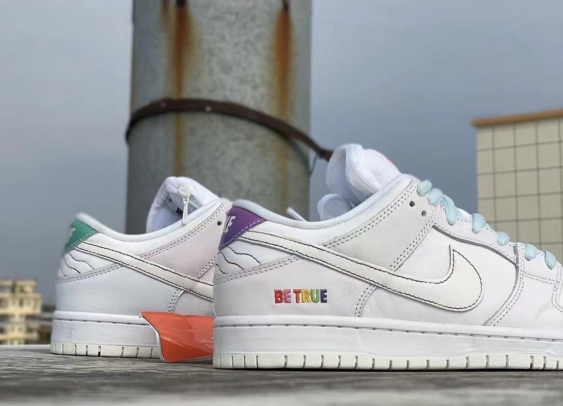 Nike Dunk Low "Be True" 