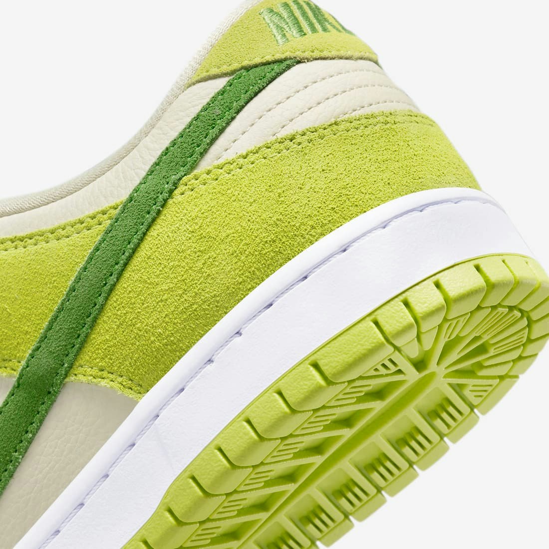 Nike SB Dunk Low  "Green Apple"