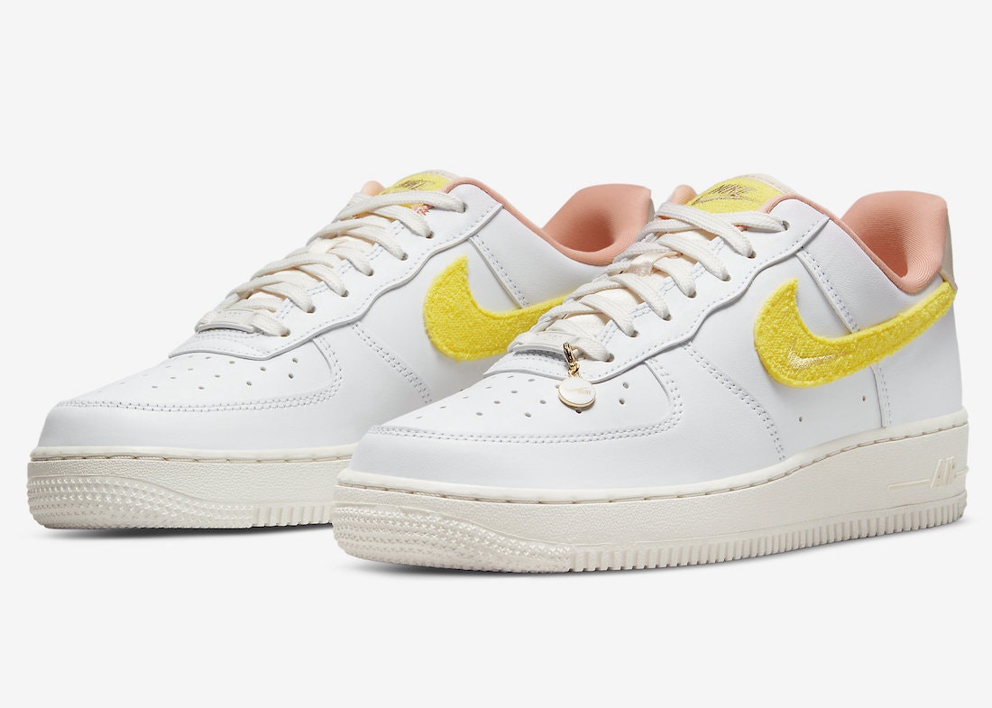 Nike Air Force 1 Low "Mama"