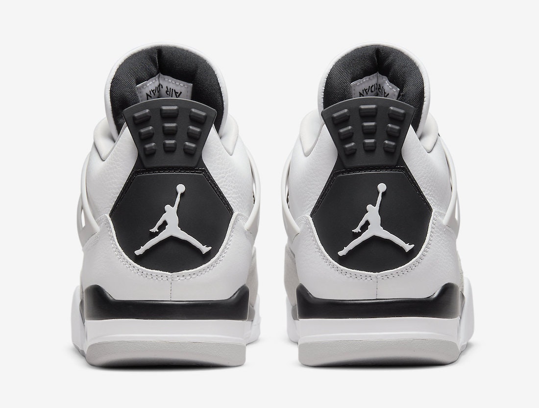 Air Jordan 4 Retro "Military Black"