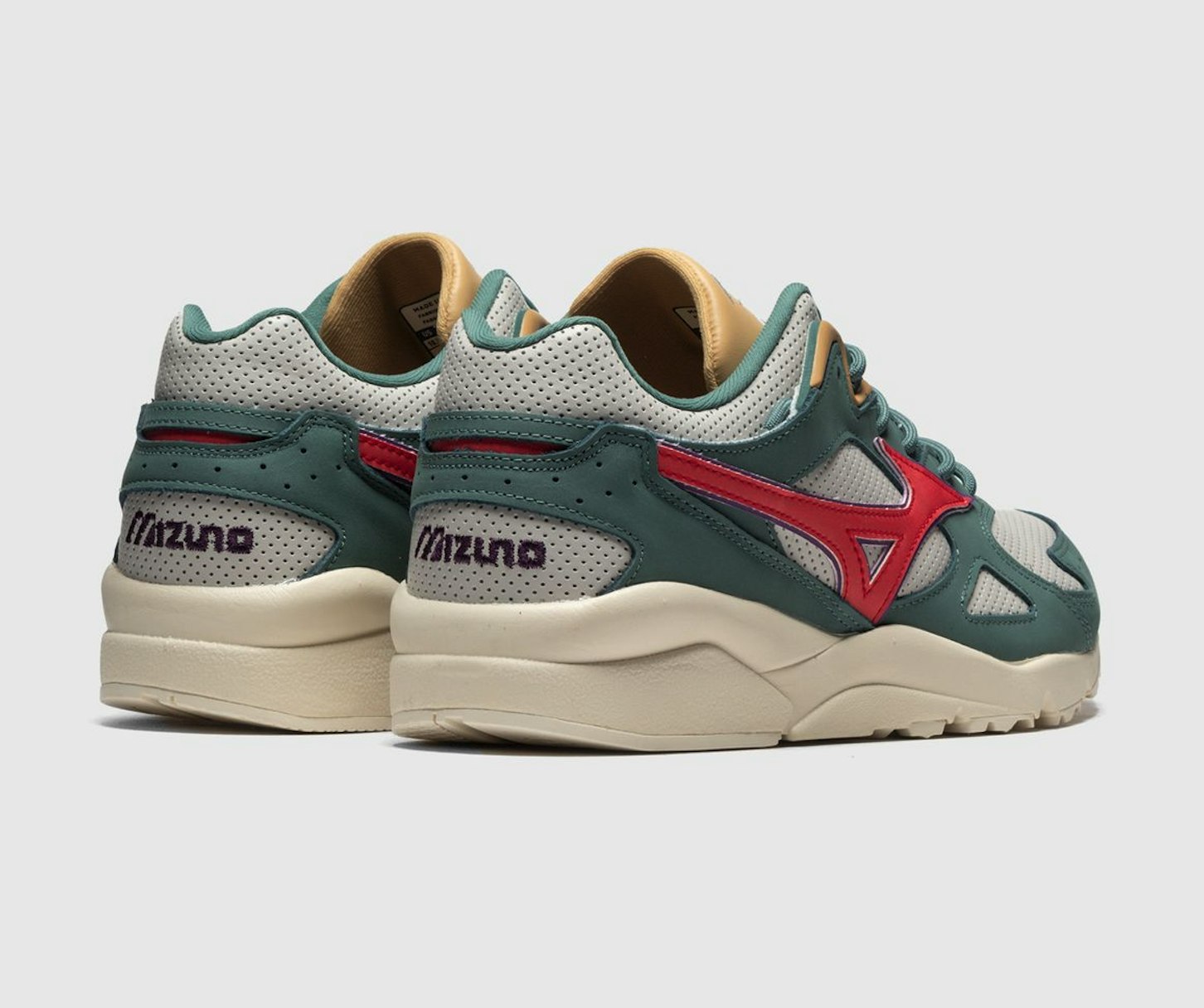 Patta x Mizuno Sky Medal "Green"