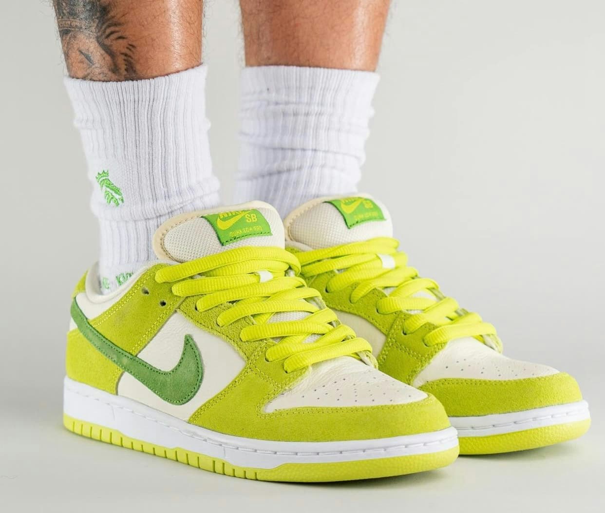 Nike SB Dunk Low  "Green Apple"