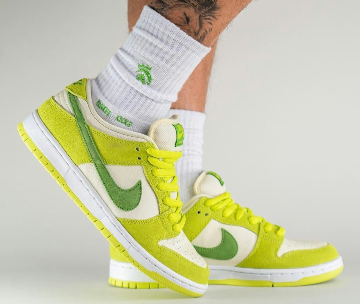 Nike SB Dunk Low  "Green Apple"