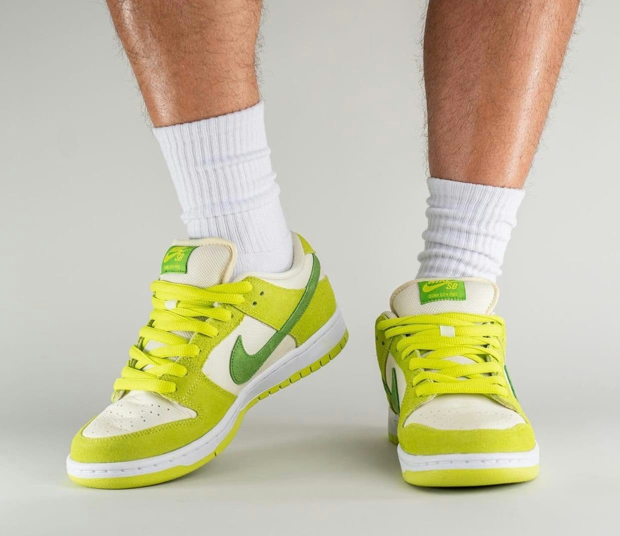 Nike SB Dunk Low  "Green Apple"