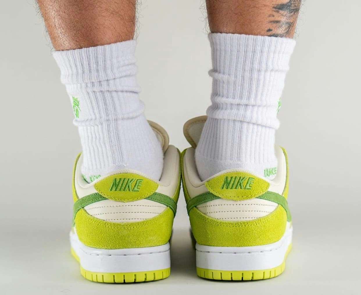 Nike SB Dunk Low  "Green Apple"