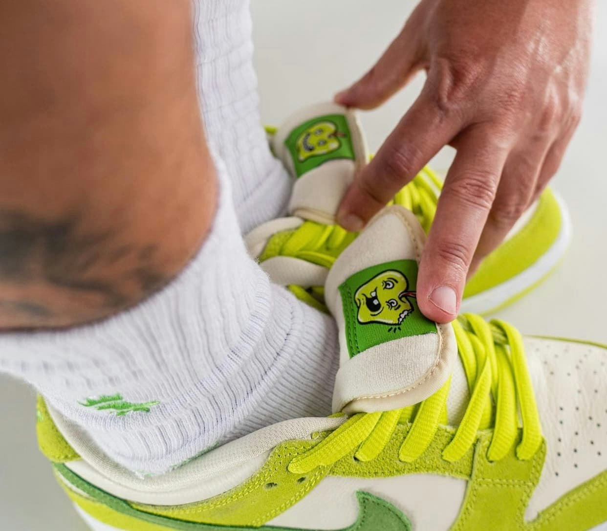 Nike SB Dunk Low  "Green Apple"