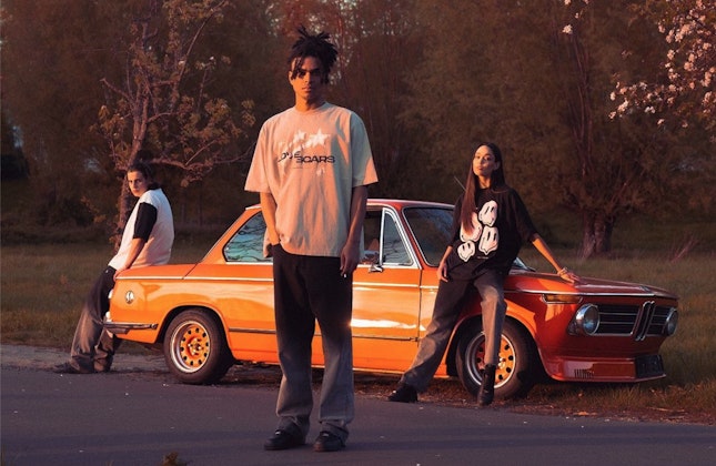 lovescars - Strangers lovescars - Strangers