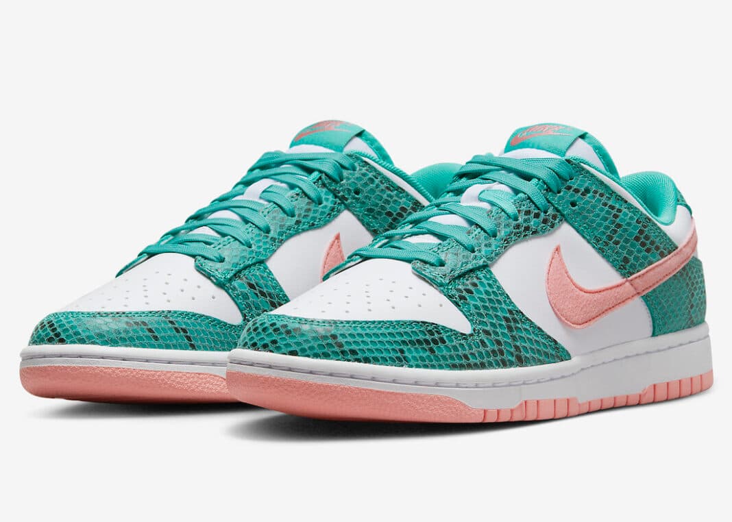 turquoise nike dunks