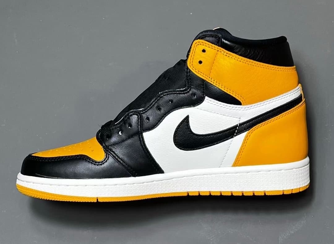 Air Jordan 1 Retro High "Yellow Toe" 