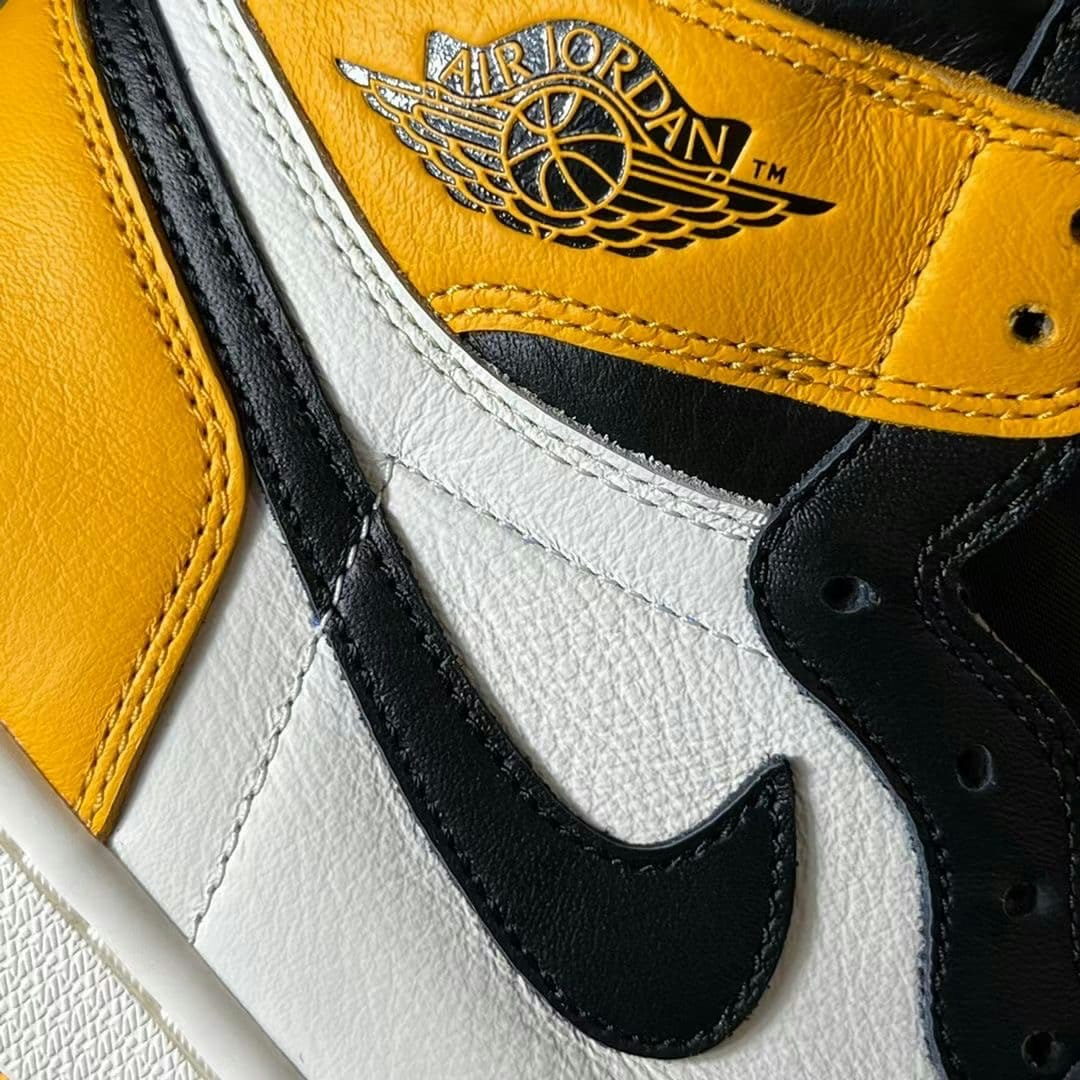 Air Jordan 1 Retro High "Yellow Toe" 