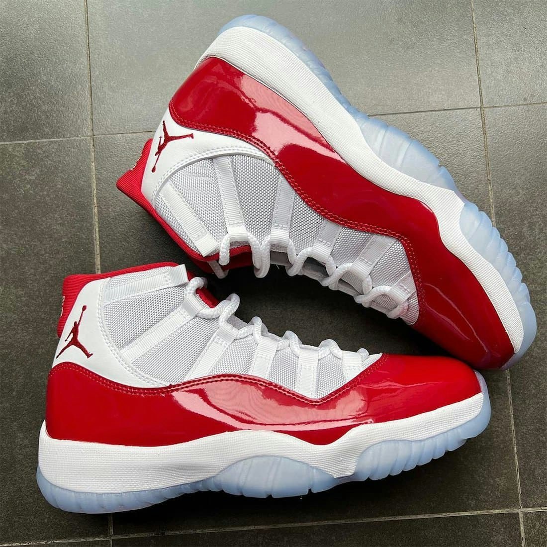 Air Jordan 11 "Cherry" 