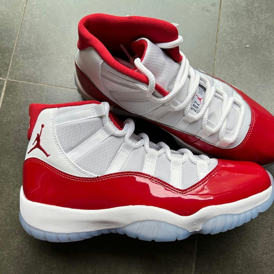 Air Jordan 11 "Cherry" 