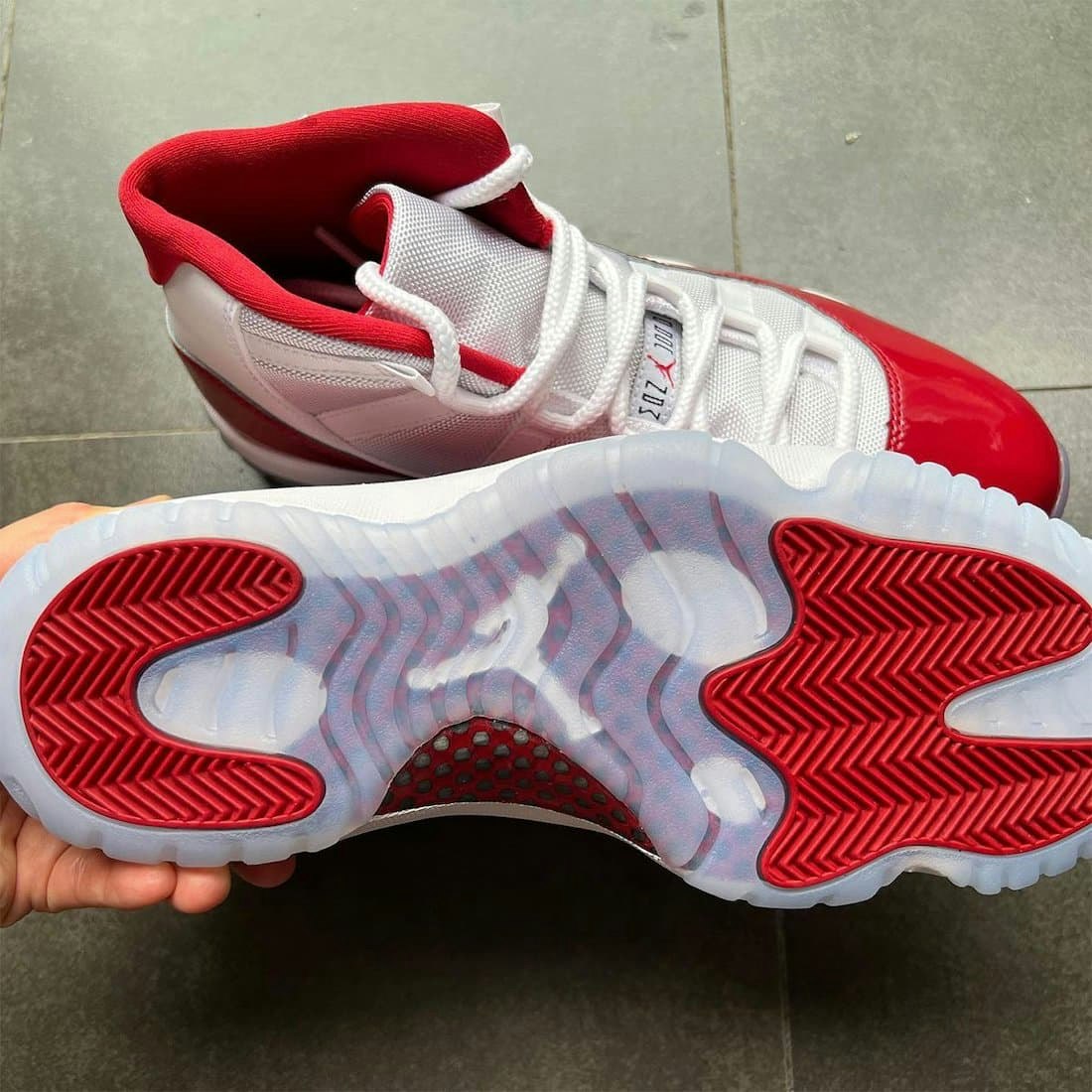 Air Jordan 11 "Cherry" 