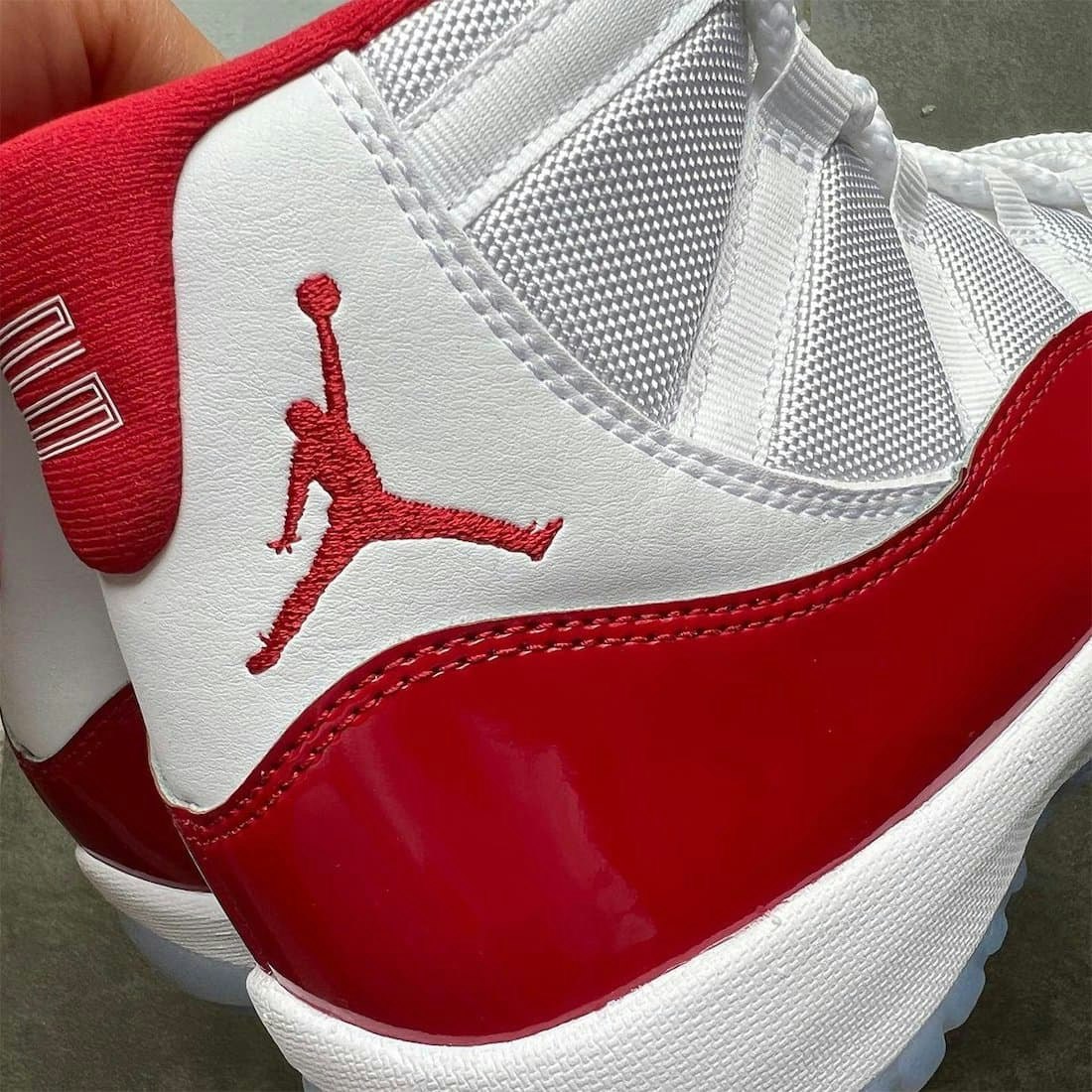 Air Jordan 11 "Cherry" 