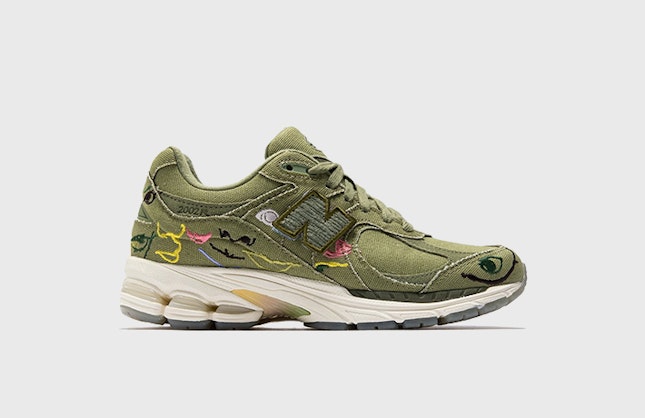 Bryant Giles x New Balance 2002R