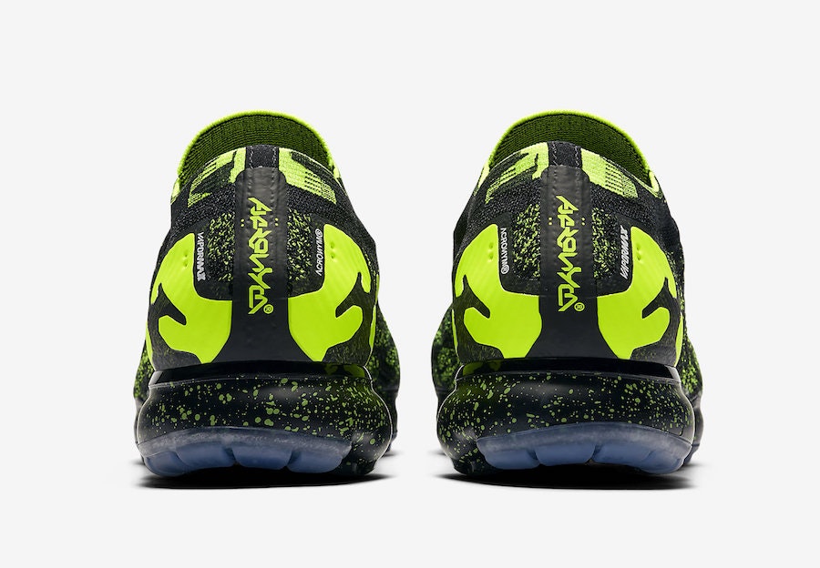 Acronym x Nike Air VaporMax Moc 2 "Black Volt"