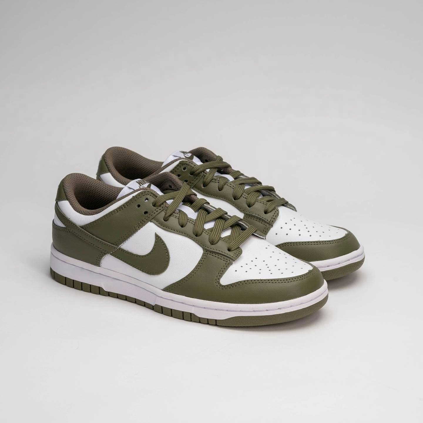 Nike Dunk Low "Medium Olive"