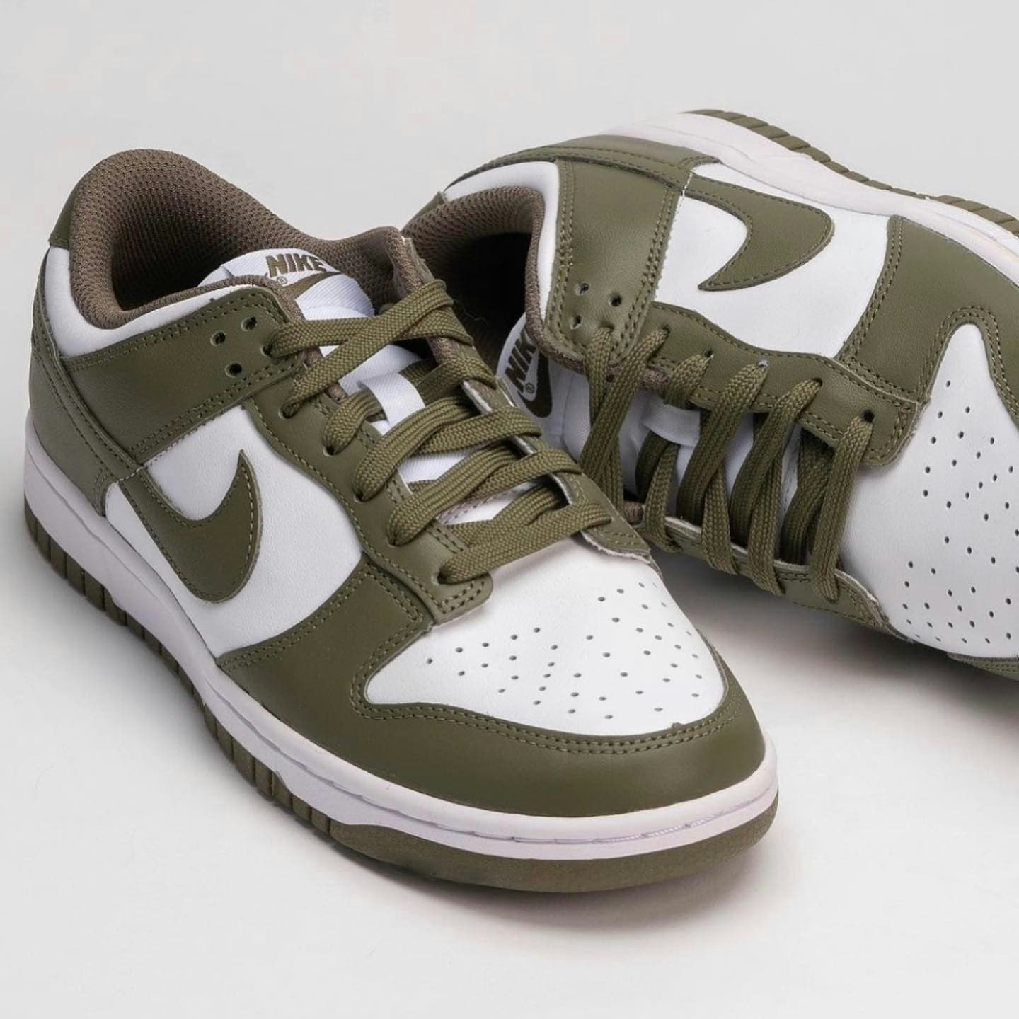 Nike Dunk Low "Medium Olive"