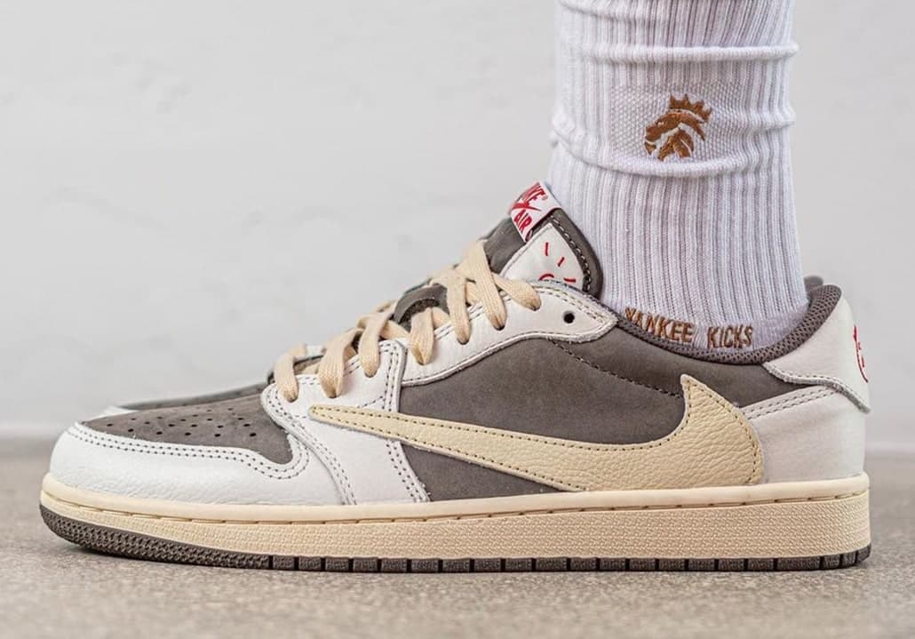 Sneaker Target: Travis Scott Air Jordan 1 Low "Reversed Mocha" 