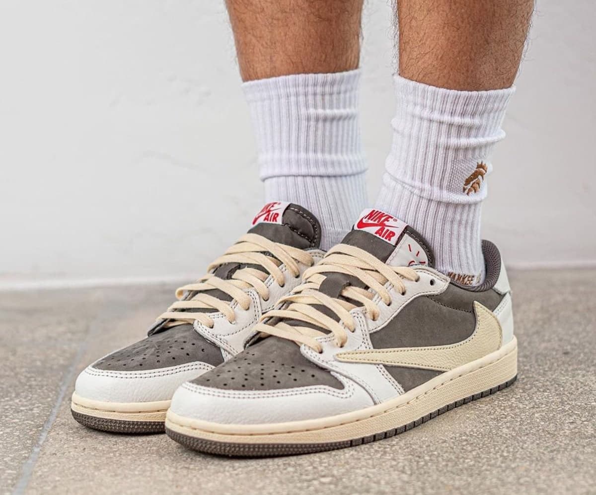 Sneaker Target: Travis Scott Air Jordan 1 Low "Reversed Mocha" 