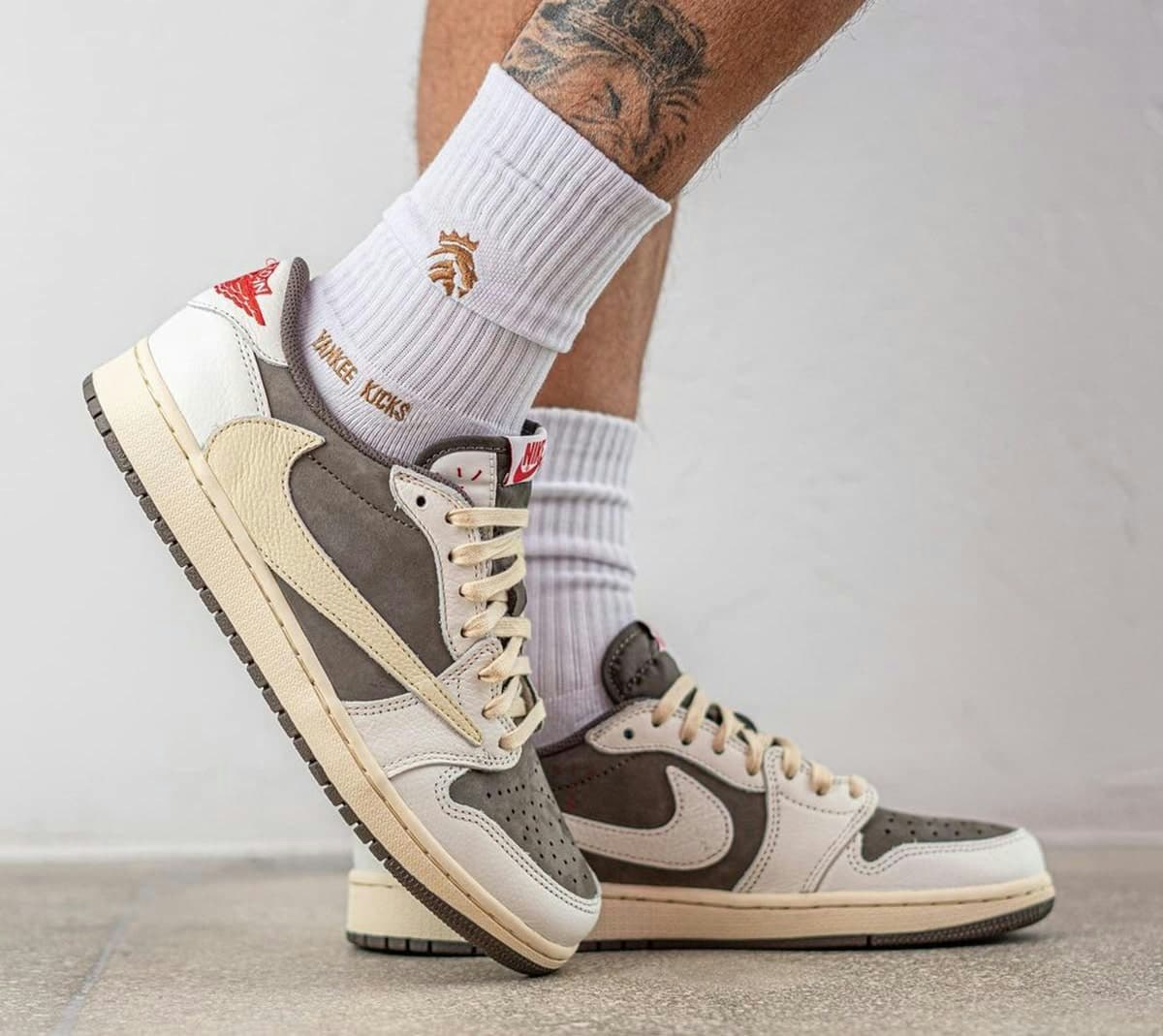 Sneaker Target: Travis Scott Air Jordan 1 Low "Reversed Mocha" 