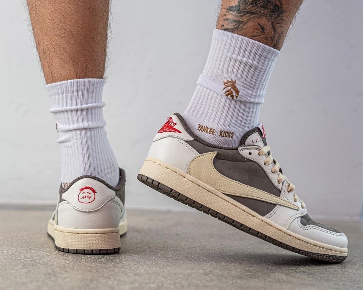 Sneaker Target: Travis Scott Air Jordan 1 Low "Reversed Mocha" 