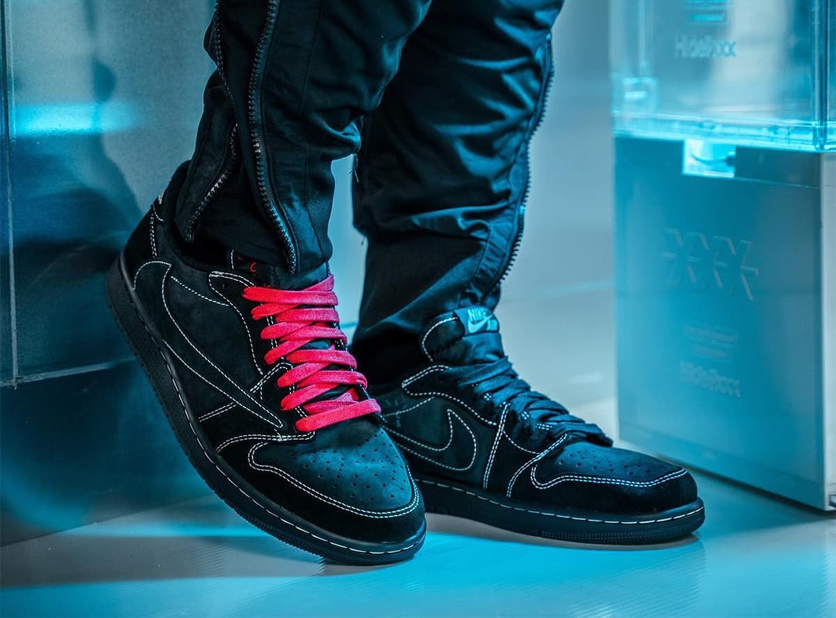 Travis Scott x Air Jordan 1 Low "Black Phantom" 