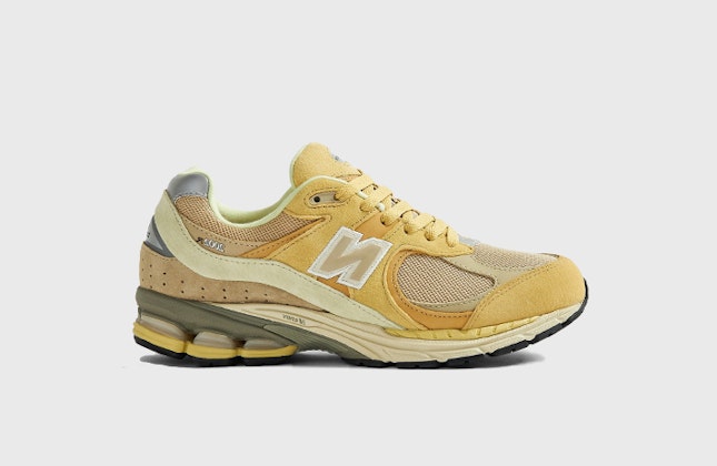AURALEE x New Balance 2002R "Strong Yellow" AURALEE x New Balance 2002R "Strong Yellow"