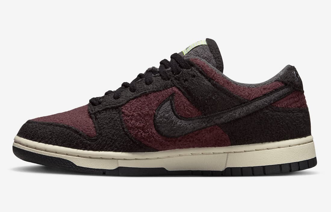 Nike Dunk Low "Fleece" (Red)