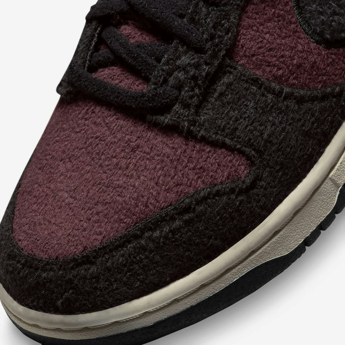 Nike Dunk Low "Fleece" (Red)