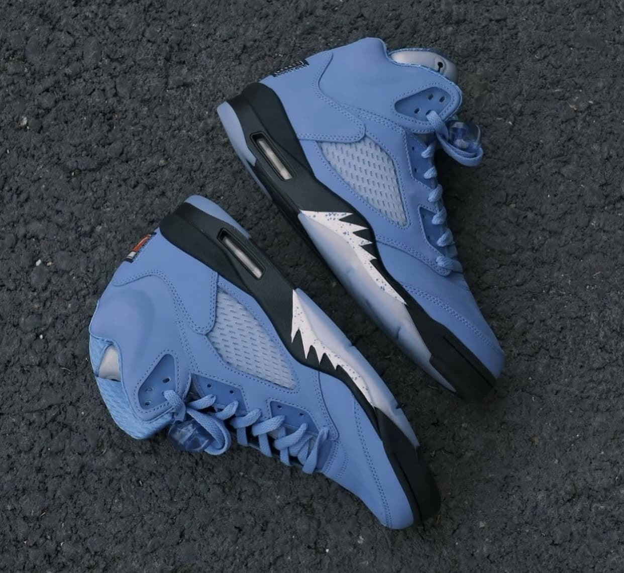 Air Jordan 5 "UNC"