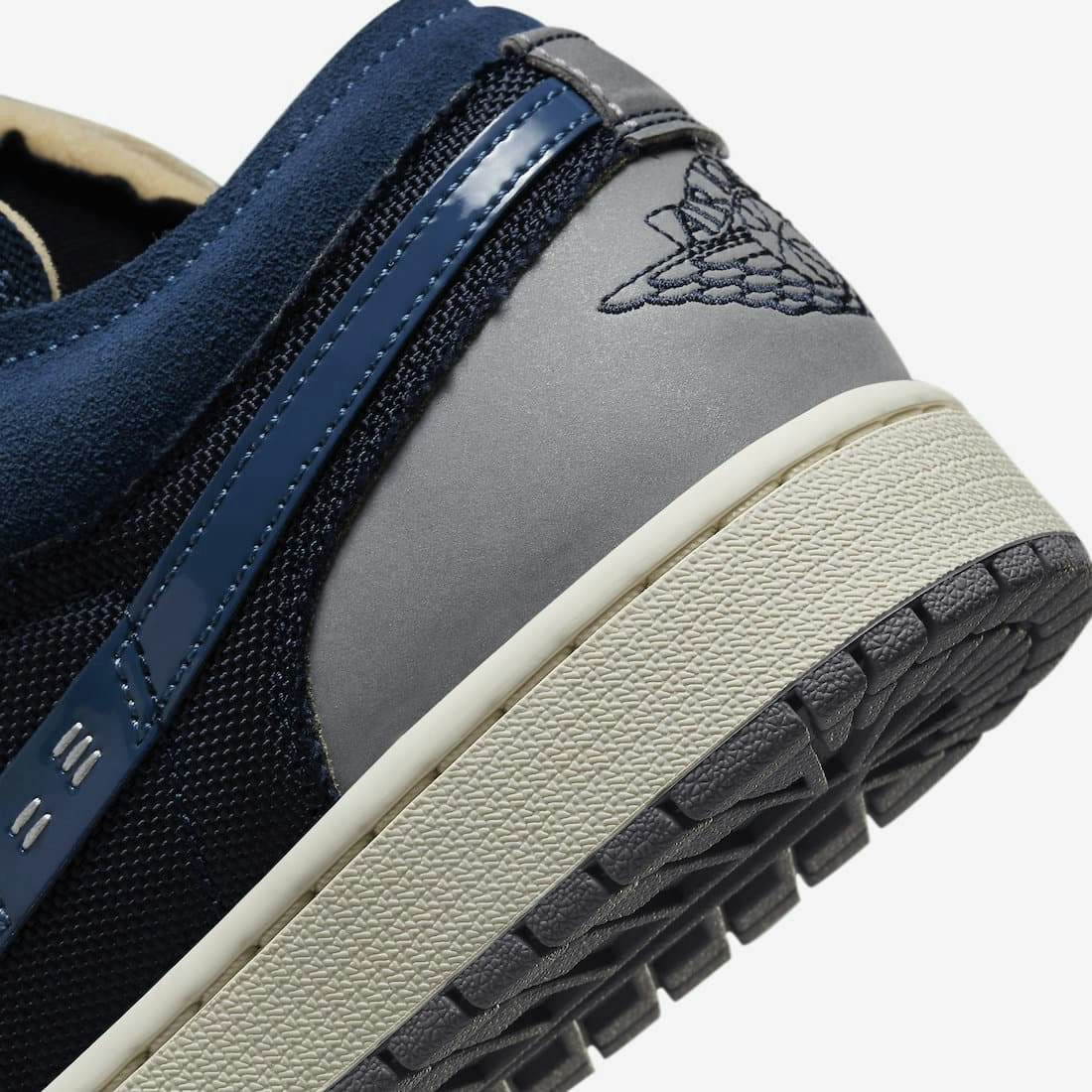 Air Jordan 1 Low SE Craft "Obsidian"