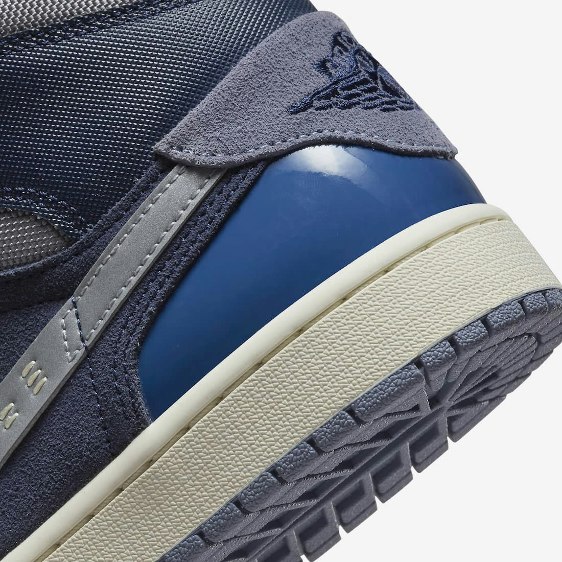 Air Jordan 1 Mid SE Craft "Obsidian"