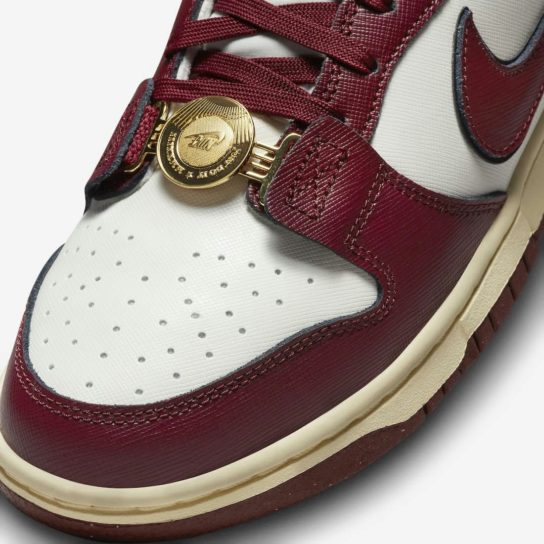 Nike Dunk Low "Just Do It" (Team Red)