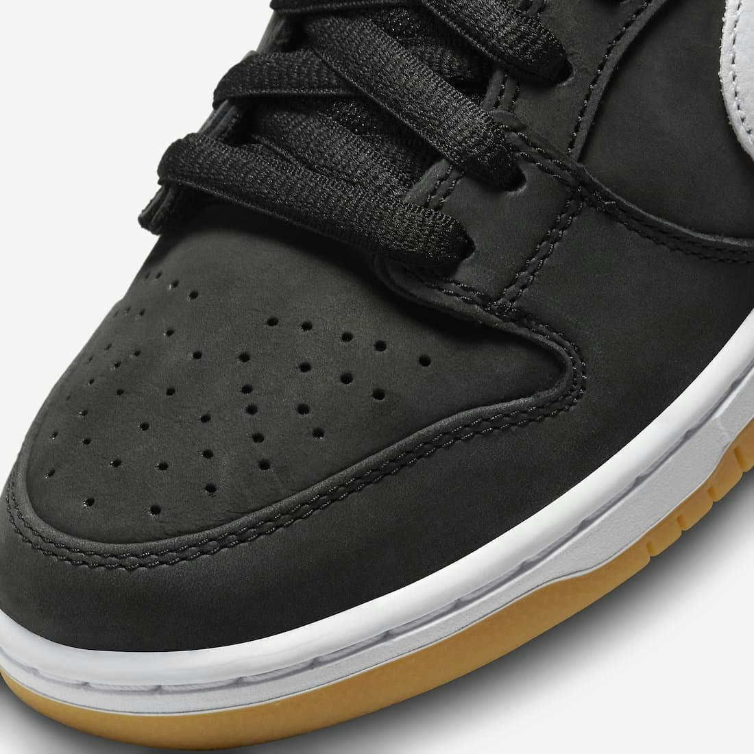 Nike SB Dunk Low "Black Gum"