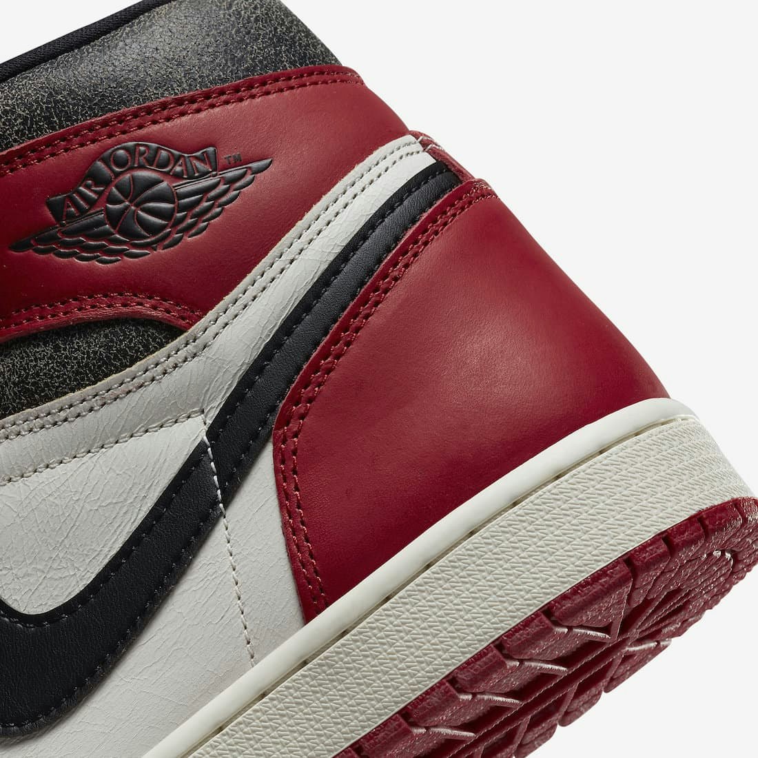 Air Jordan 1 High OG "Lost & Found" Restock