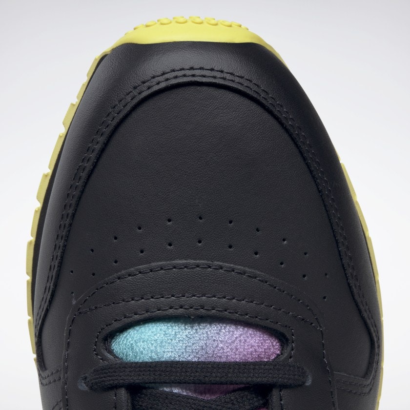 Smiley x Reebok Classic Leather "Ultraberry"