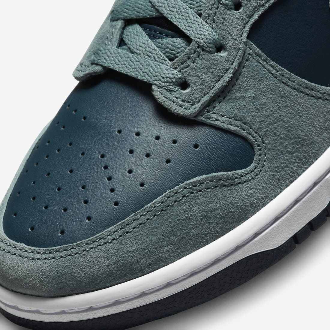 Nike Dunk High "Dark Green"