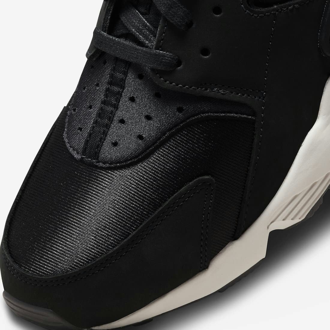 Nike Air Huarache “Off Noir”