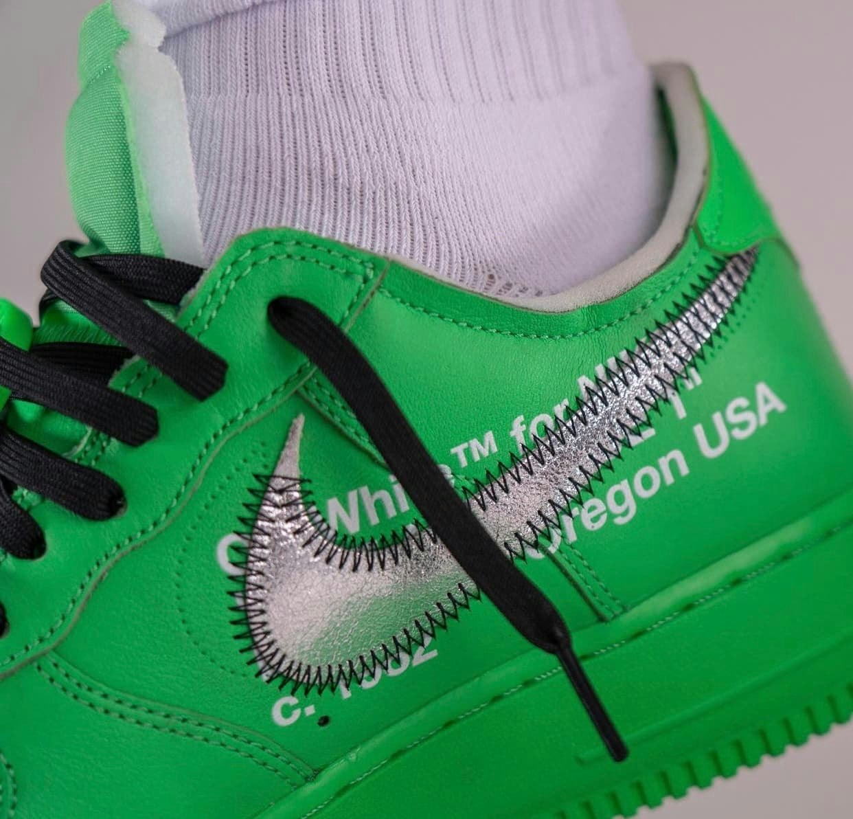 Off-White x Nike Air Force 1 Low "Green" 